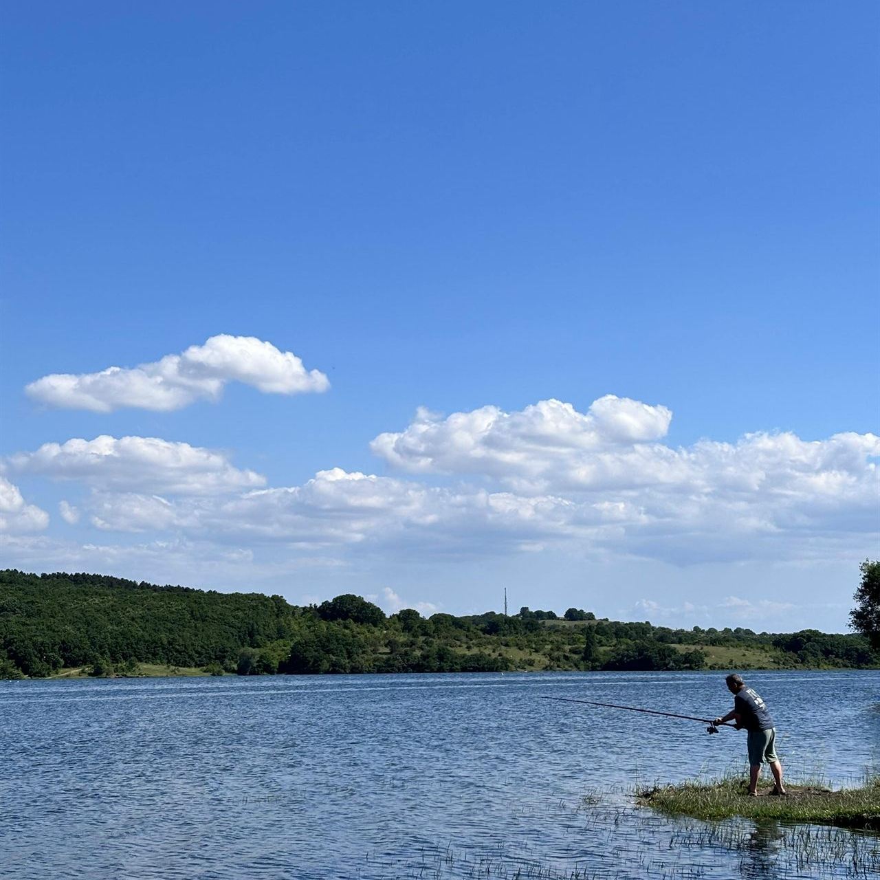 Pescuit pe lac